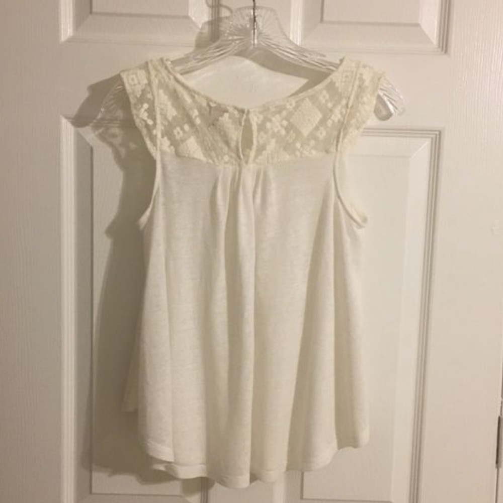 Linen & Lace Fancy Tank - Picture 2 of 3